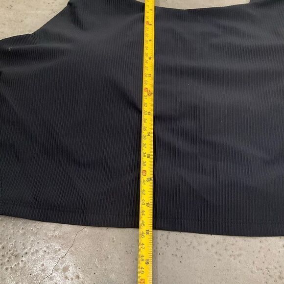 Old Navy Ribbed Crop Sport Bra - Picture 6 of 7